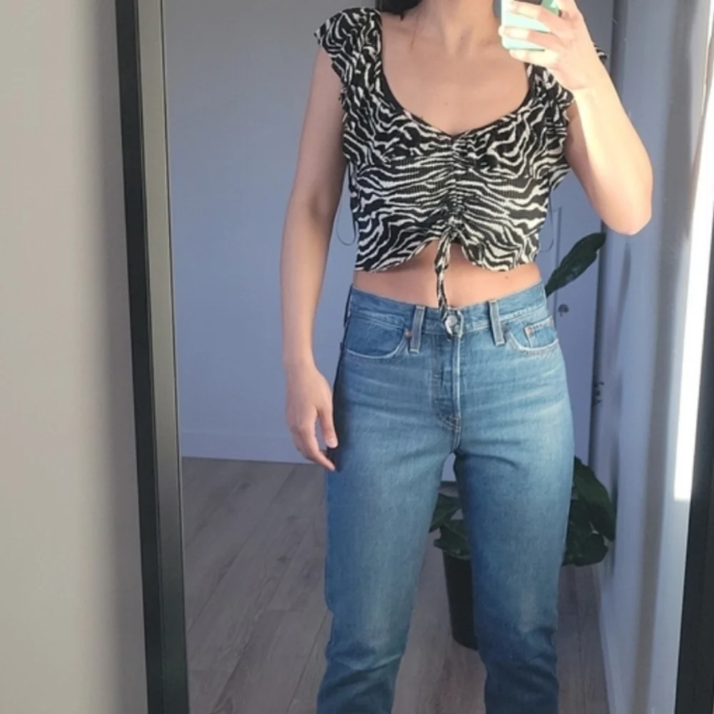 Zara pleated ruffled top - Picture 1 of 11